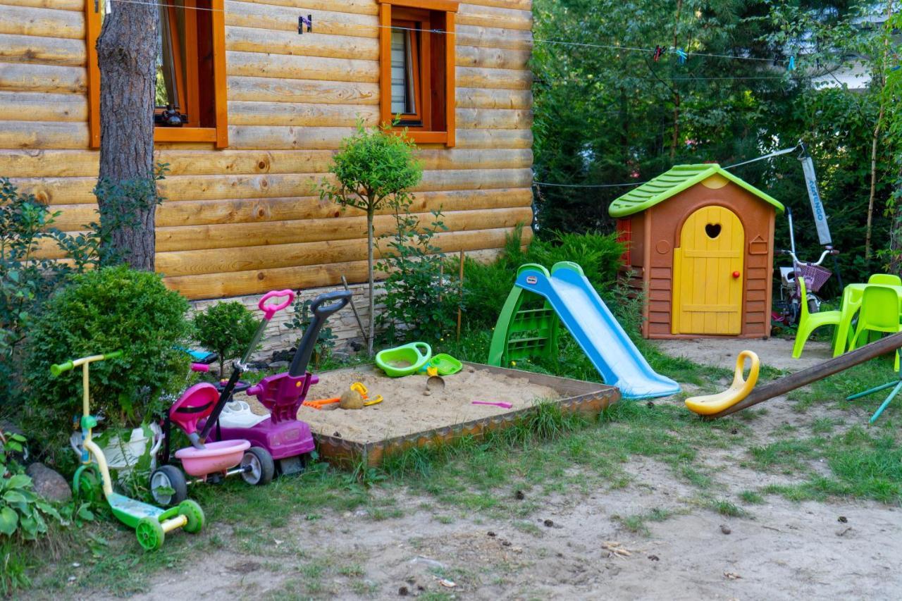 Domek W Ogrodzie Caloroczny 800M Od Parku Wodnego Suntago Ranczo Gold Mania Krzyzowka  Luaran gambar